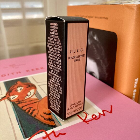 GUCCI 601 Virginia Fleur de Lis Satin Lipstick - Picture 4 of 8